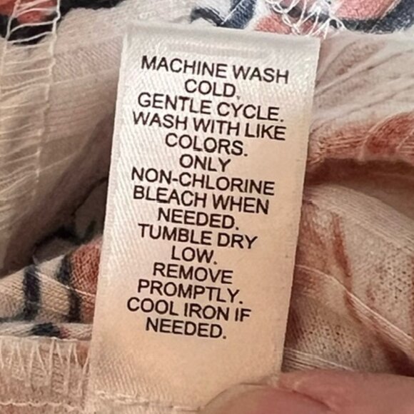 CATO Est. 1946 Womens Plus size Pullover Top, Short Sleeves, Size 22/24W - Picture 5 of 6